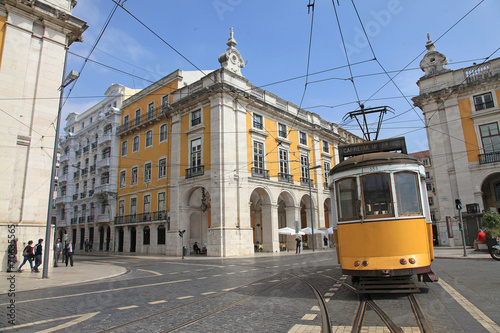 tranvía tren transporte lisboa 7461-f14