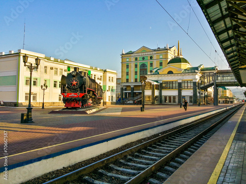 Station; locomotive; rails; Peron.