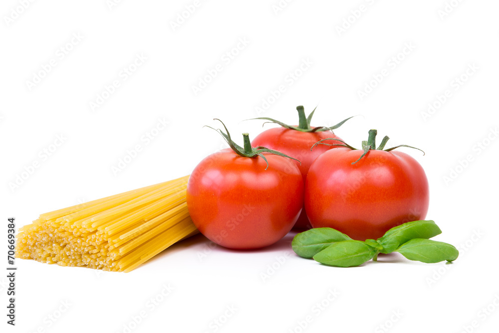spaghetti, tomaten und basilikum spaghetti, tomaten und basilikum