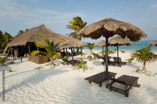 beach bar in the Mayan Riviera © Barna Tanko