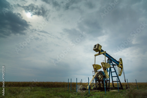 Oil and gas well in remote rural area, profiled on dr