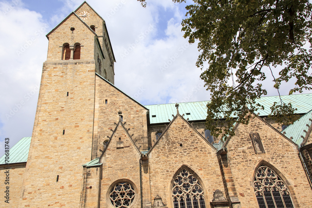 Hildesheimer Dom - Nordansicht und Turm vom Westwerk