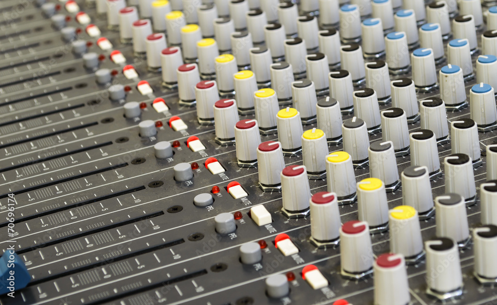 Obraz premium amplifier and equalizer mixer switch