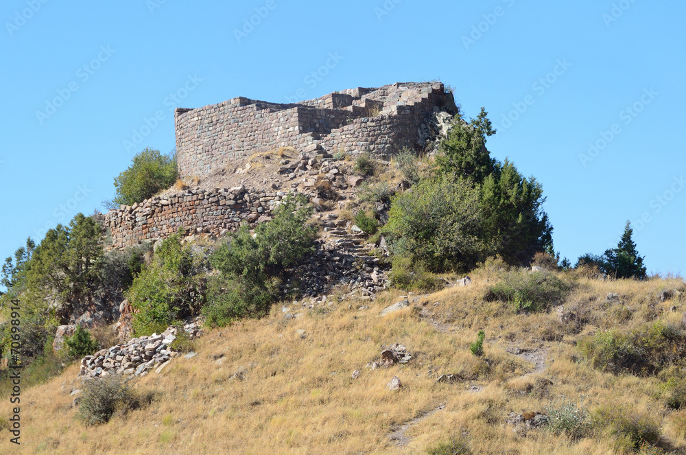 Армения, крепость Смбатаберд в горах, 5 век