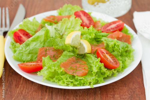 salad with smoked salmon and tomato