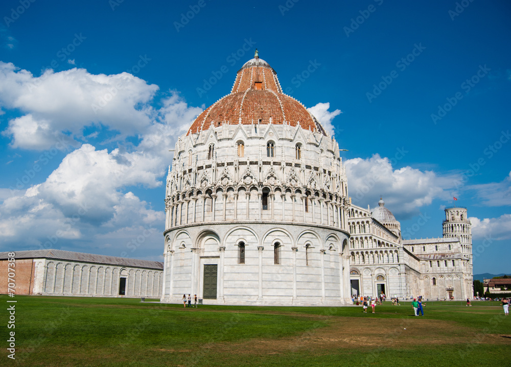 the leaning tower at the Piazza dei Miracoli, Pisa, Italy.
