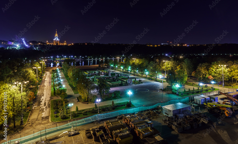 Fototapeta premium Moscow State University night view