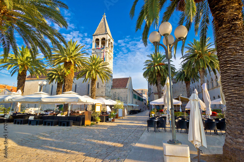 Canvas Print Town of Trogir palm promenade