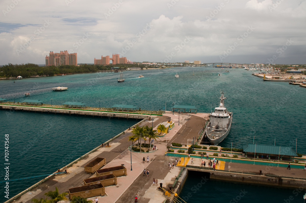Yachthafen und Kreuzfahrthafen in Nassau auf den Bahamas