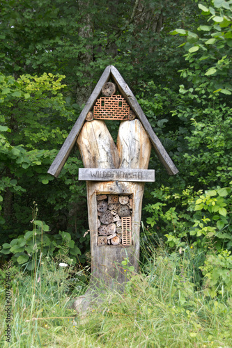 A wild bee hotel at the edge of forest © Yü Lan