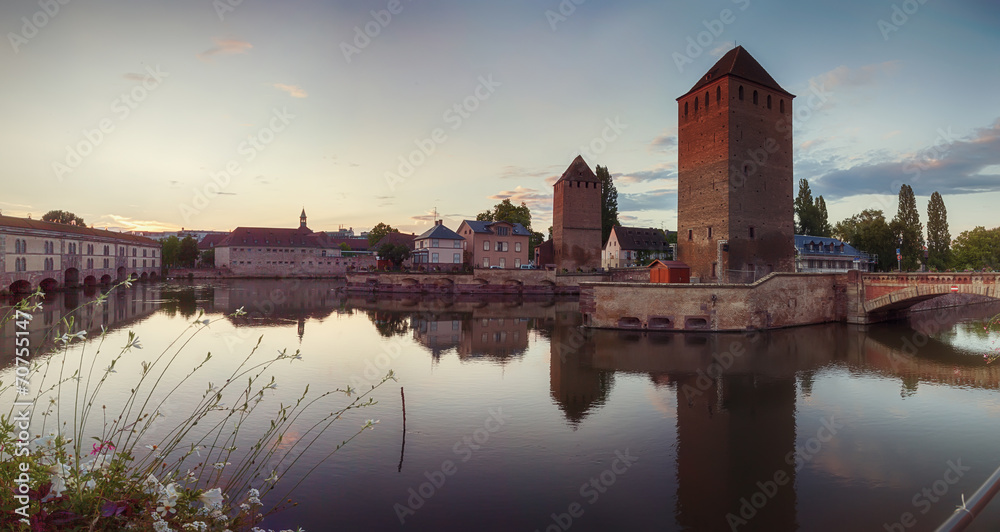 Fototapeta premium evening Strasbourg, medieval bridge