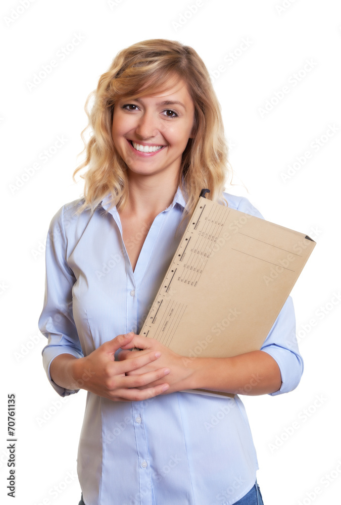 Freundliche Sekretärin mit blonden Locken und Akte Freundliche Sekretärin mit blonden Locken und Akte