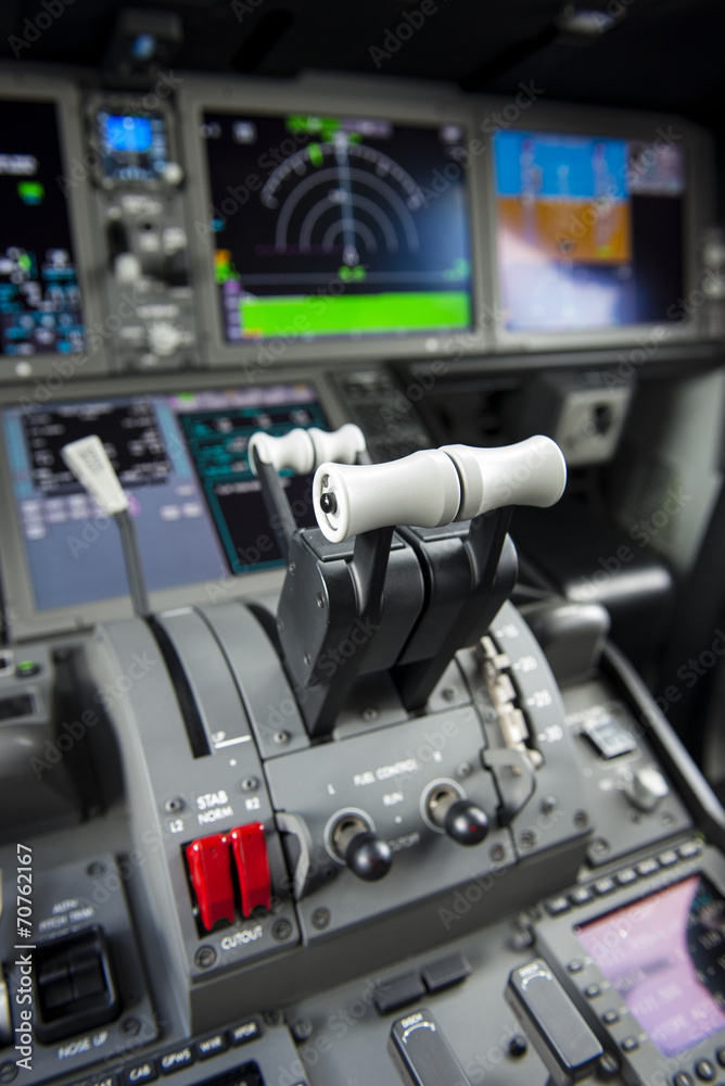Airplane throttles Airplane throttles