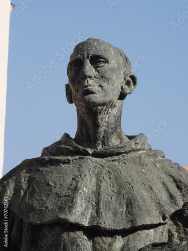 Escultura de San Juan de la Cruz en Segovia
