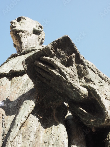 Escultura de San Juan de la Cruz en Segovia