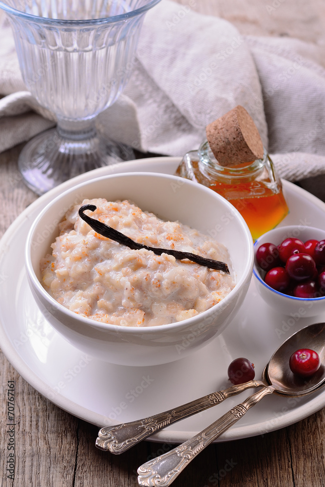 hot homemade milk oatmeal with natural vanilla and organic hot homemade milk oatmeal with natural vanilla and organic