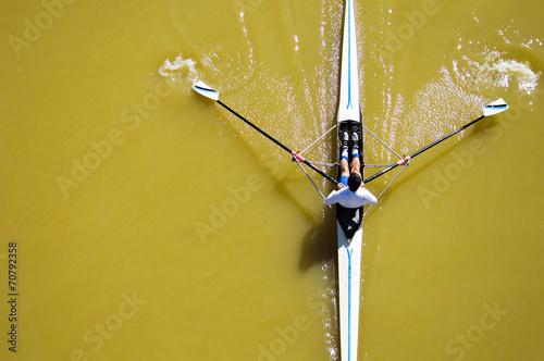 canoa su fiume giallo