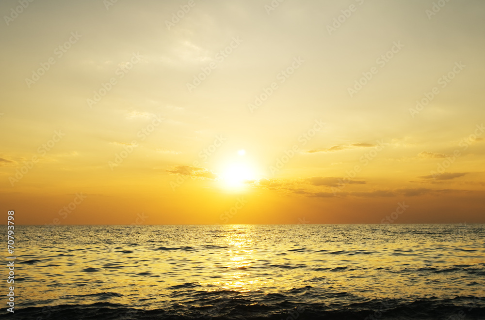 Obraz premium Sky background and sea on sunset