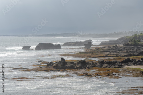 the sea in ​​tanah lot