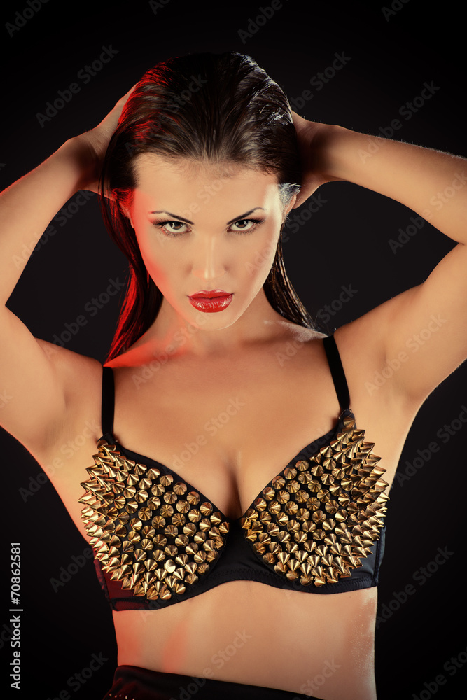Fototapeta premium spikes bra