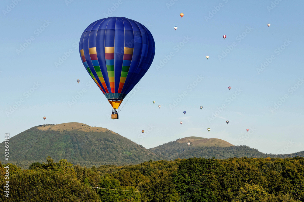 Naklejka premium Montgolfières
