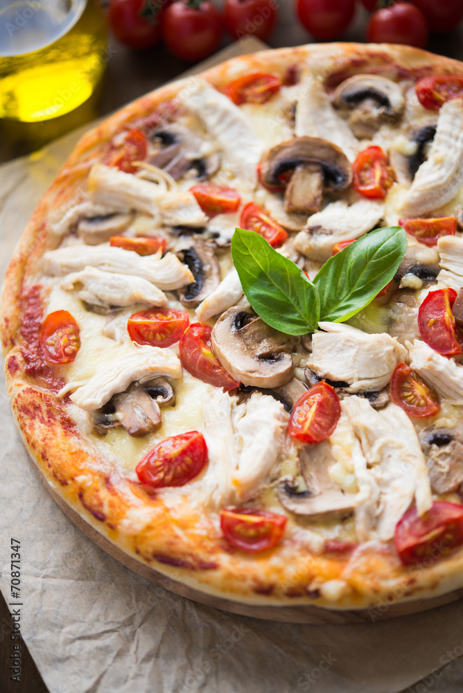 Pizza with chicken, tomato and mushrooms Pizza with chicken, tomato and mushrooms