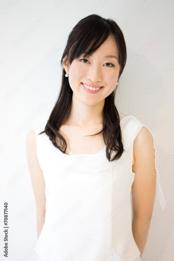 笑顔の女性 笑顔の女性