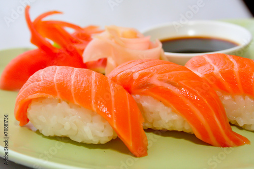 Fersh salmon sushi
