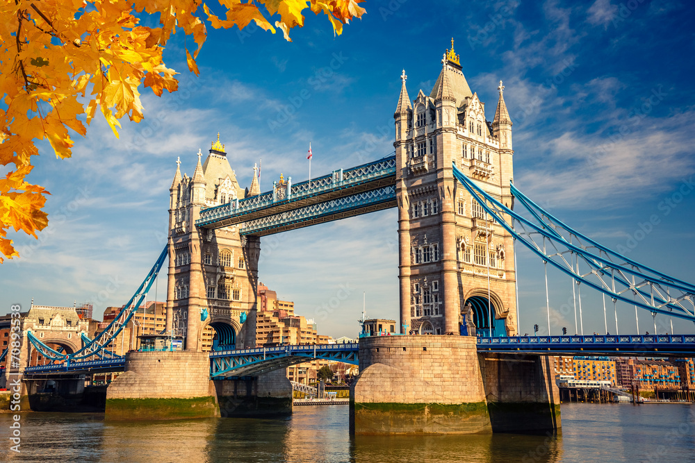 Tower bridge in London - obrazy, fototapety, plakaty 