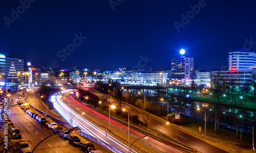 Saarbrücken Zentrum mit Stadtautobahn Nachtaufnahme nachts