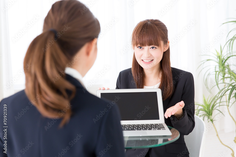 asian businesswoman working in the office asian businesswoman working in the office