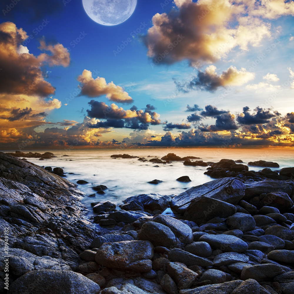 Fototapeta premium Full moon seascape