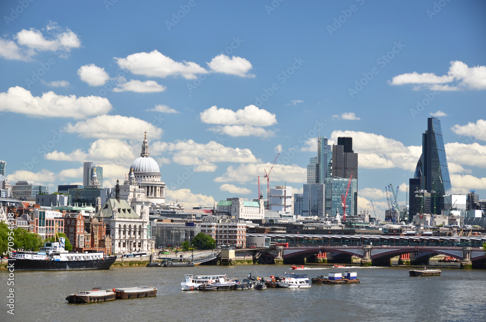 London across Thames river