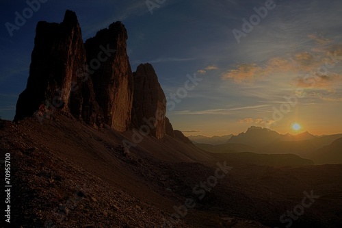 Foto dolomiti tre cime di lavaredo al tramonto