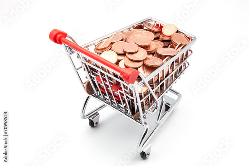 carro de la compra lleno de monedas