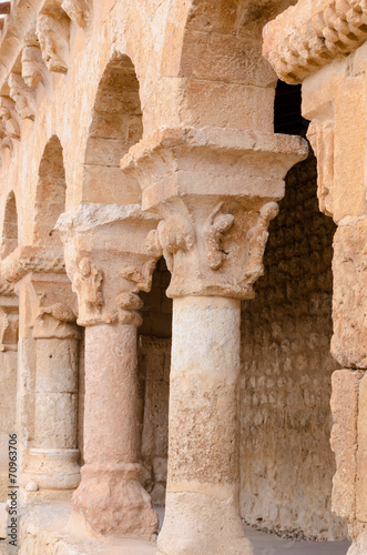 Fotografia Romanesque columns