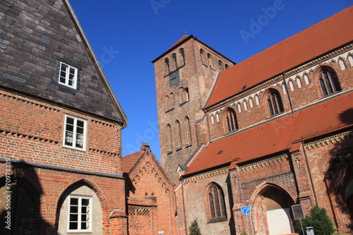 Alter Markt mit Georgenkirche in Waren (Müritz)