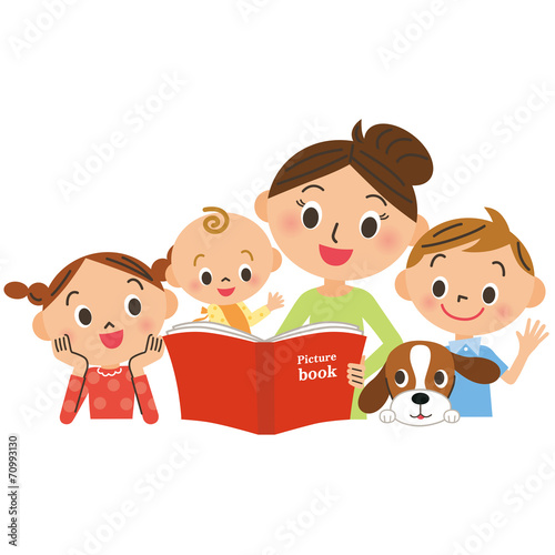 絵本を読む母に集まる子供達