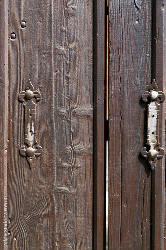 castellanza blur lombardy   n  closed wood italy   cross photo