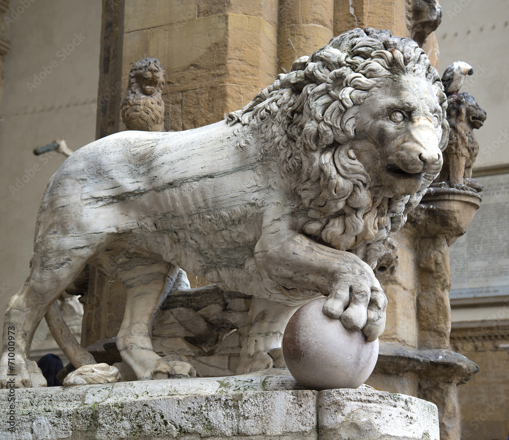 Флоренция, статуя льва