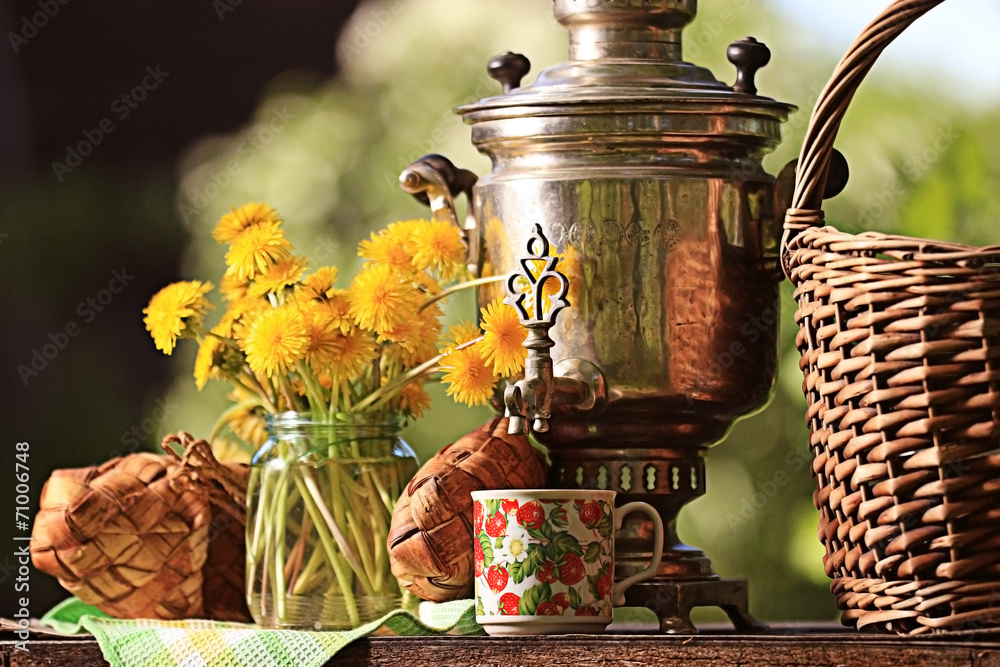 Fotografie samovar summer flowers