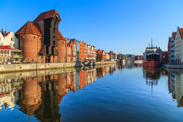 Coussins décoratifs Ville au bord de leau Vieille ville de Gdansk reflétée dans la Motlawa  © Marcin Krzyzak