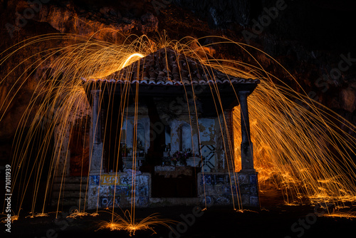 фотографія Capela em fogo - chapel on fire