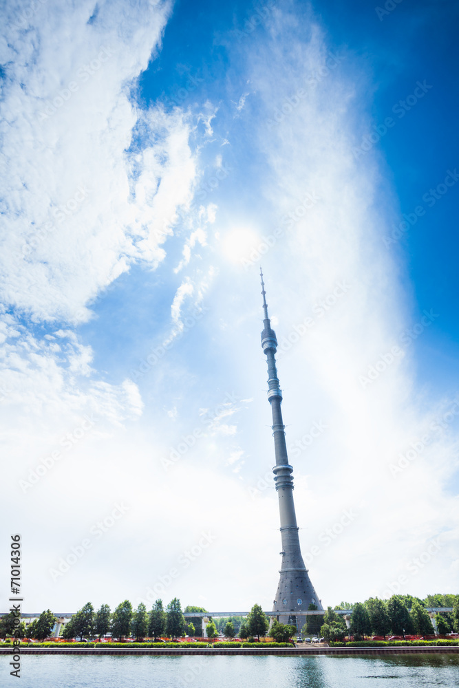 Obraz premium Ostankino tower with pond in front during day