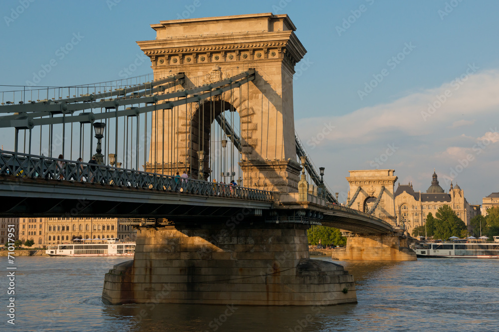 Obraz premium Chain Bridge in Budapest