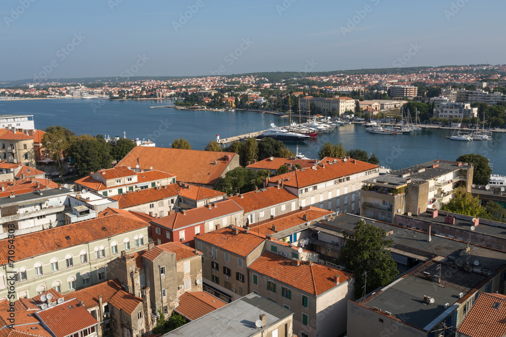 Toits et vieille ville de Zadar