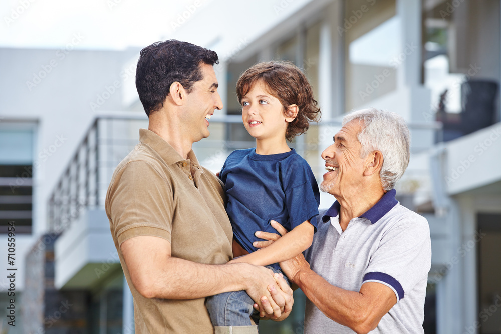 Fototapeta premium Männer einer Familie in drei Generationen