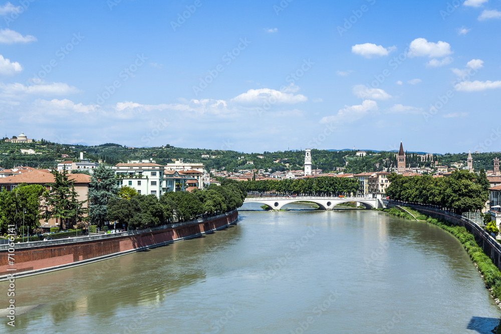 Obraz premium old bridge in Verona over Adige river - Castelvecchio