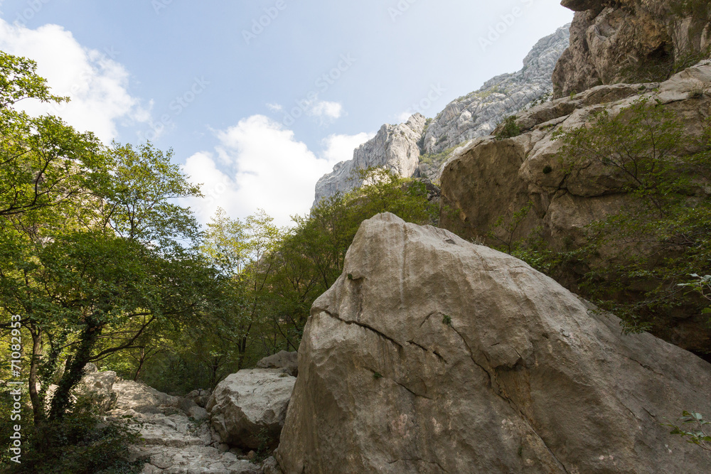 Sentier dans Paklenica-Velebit