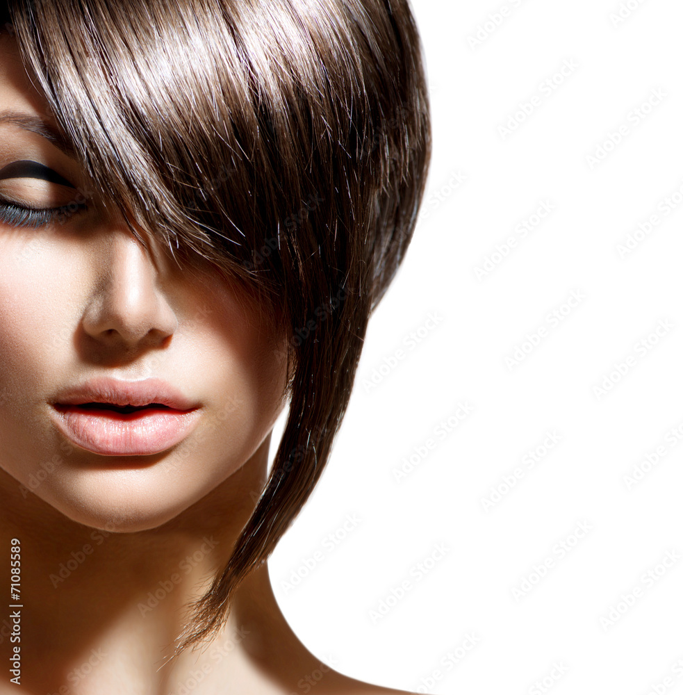 Naklejka premium Beauty woman portrait with fashion trendy hair style